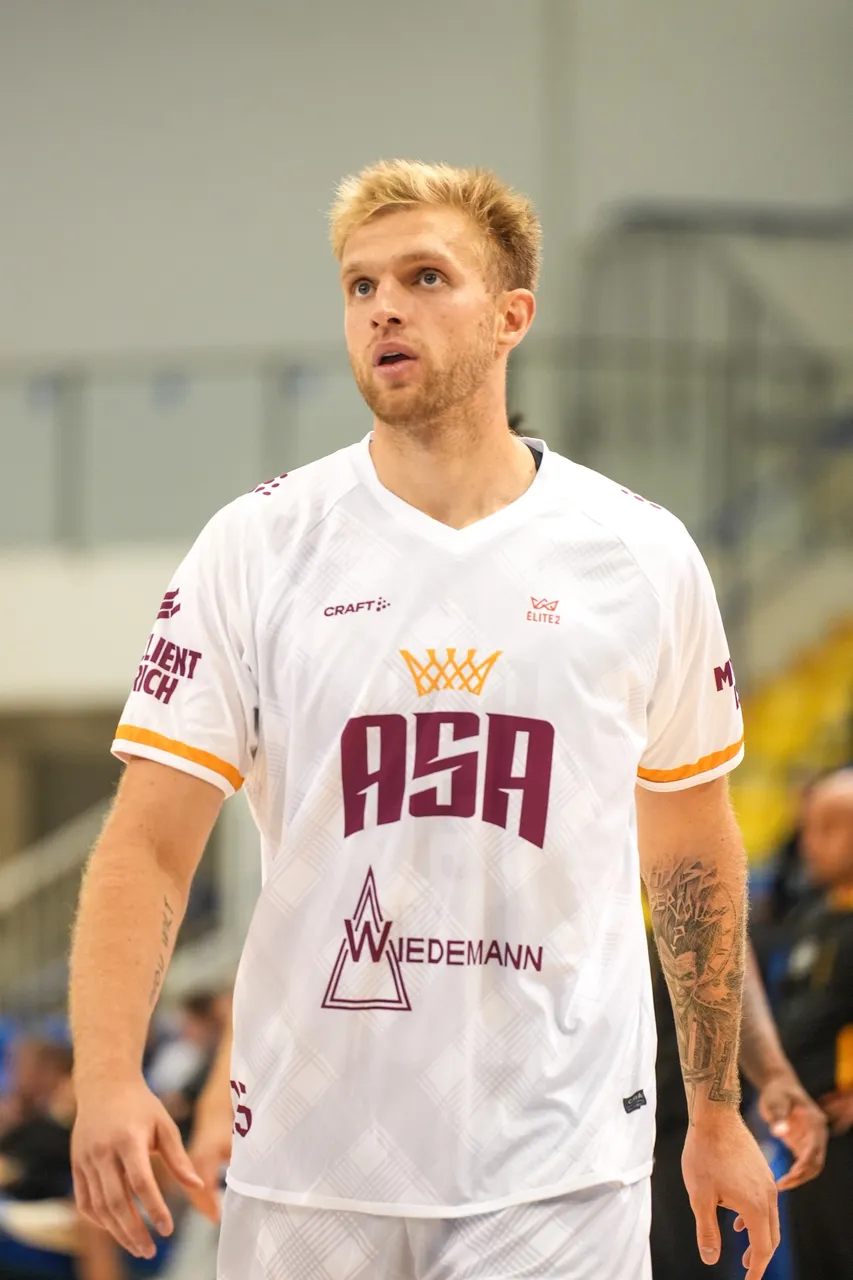 Yauhen Massalski in game action for Alliance Sport Alsace in France